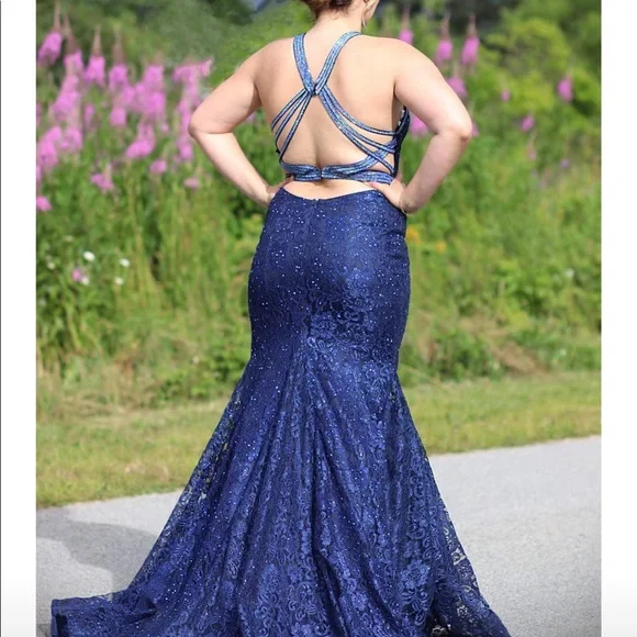 2CUTE PROM DRESS - Picture 10 of 12